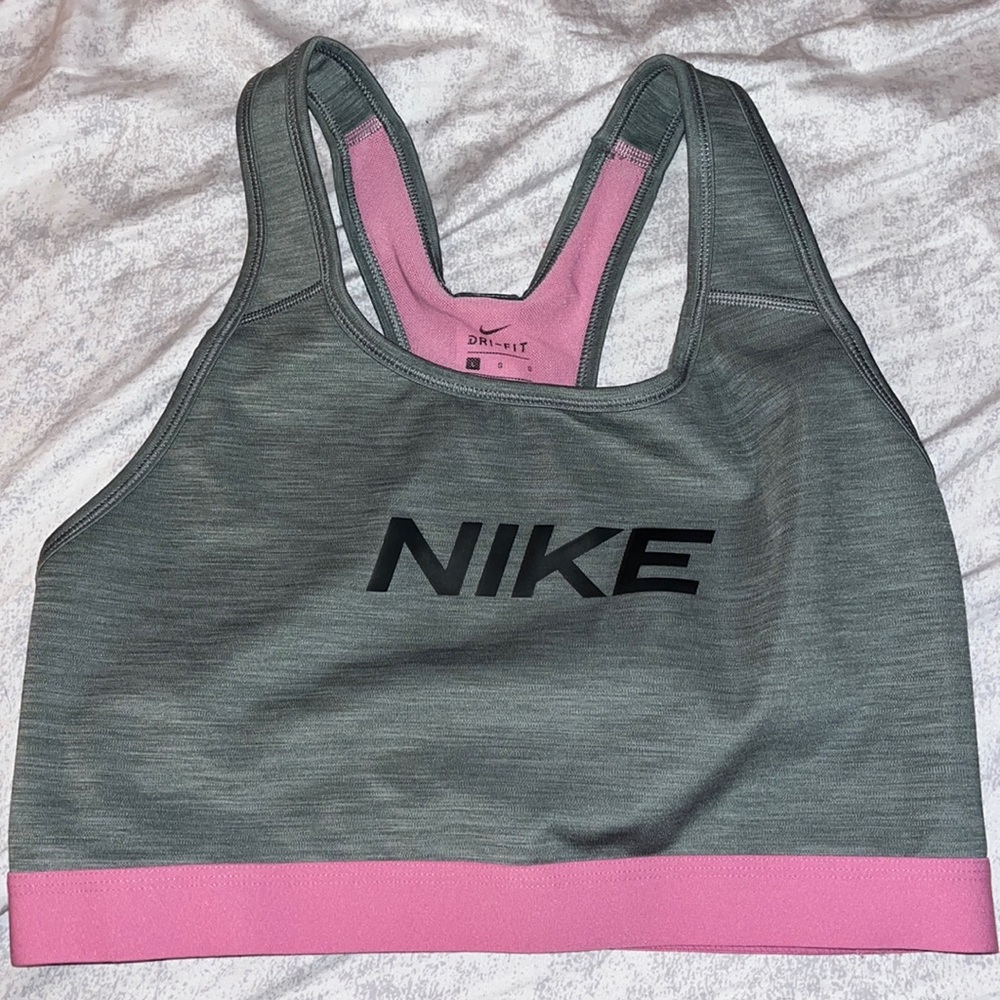 Never used Nike sports bra size large